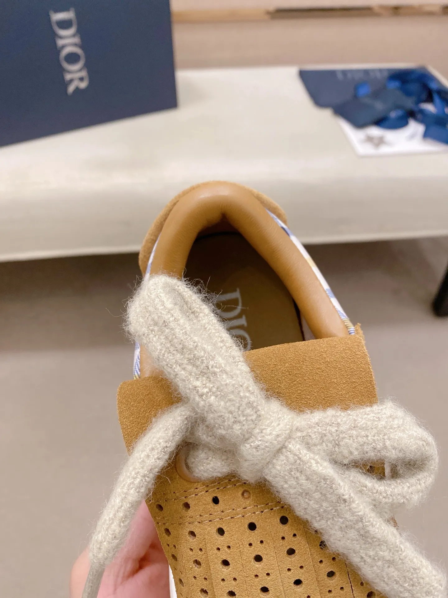 Factory price: 300 Men's shoes 💰[Dior·Dior] Top 🔍Couple style 💏🔍New casual sports style couple shoes, new four-season design, perfect workmanship, lace-up lazy style to create cabinet quality, upper: imported first-layer cowhide, sheepskin lining is soft and comfortable, ultra-light TPU wear-resistant outsole, simple, versatile fashion men's shoes, excellent color code number 35--44